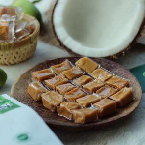Cận cảnh viên kẹo dừa truyền thống