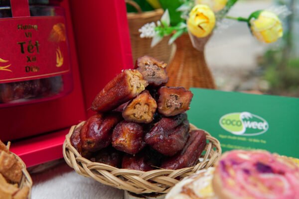 Chuối sấy dẻo nguyên trái trong set quà truyền thống Bến Tre